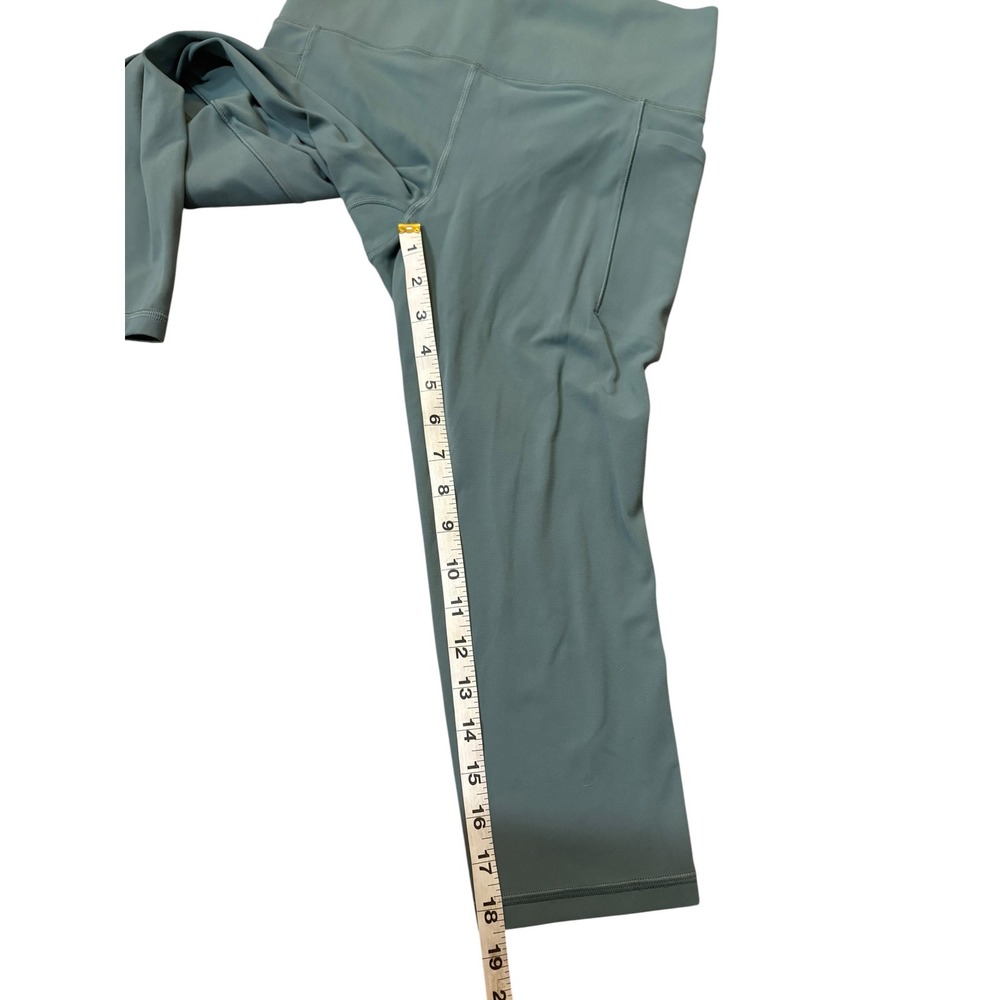 Athleta Lot Interval Stash 7' Short & Salutation Stash Cinch Capri Legging M - Picture 6 of 11